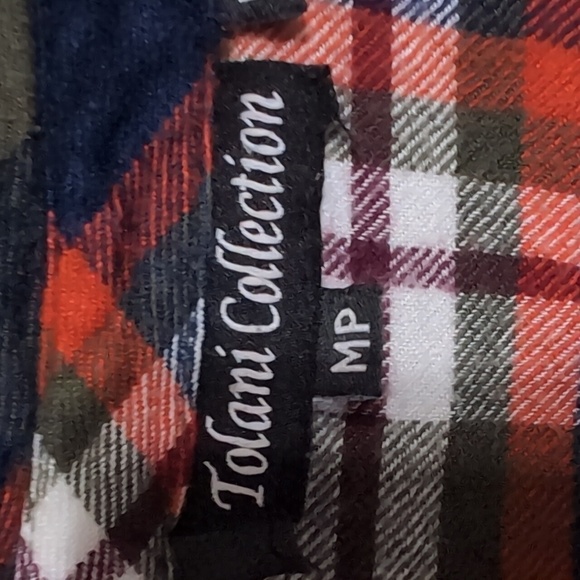 Tolani Collection Black Plaid Long Sleeve Button Up with Back Knit Design Medium - Picture 2 of 5